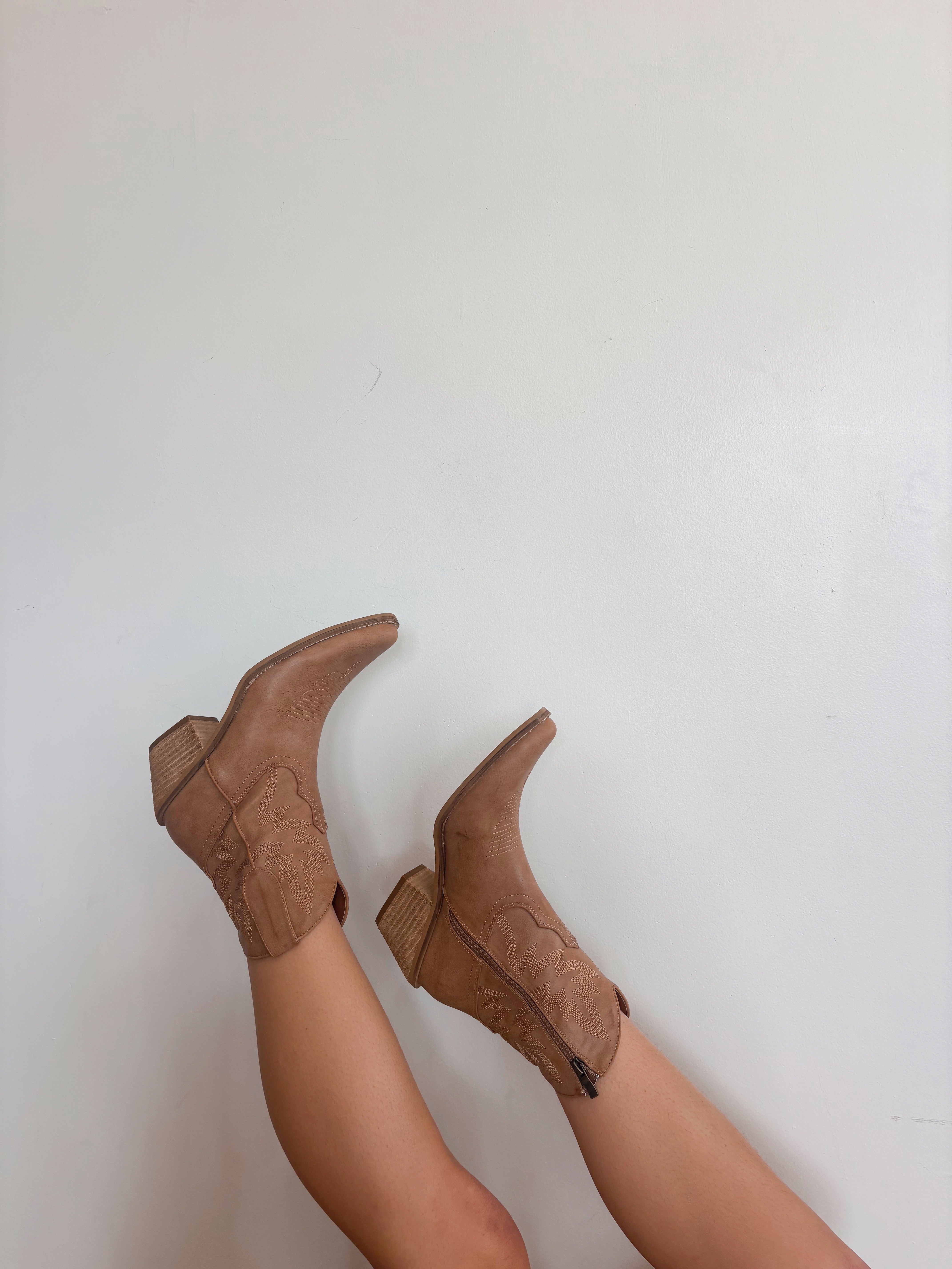 Adela Boot