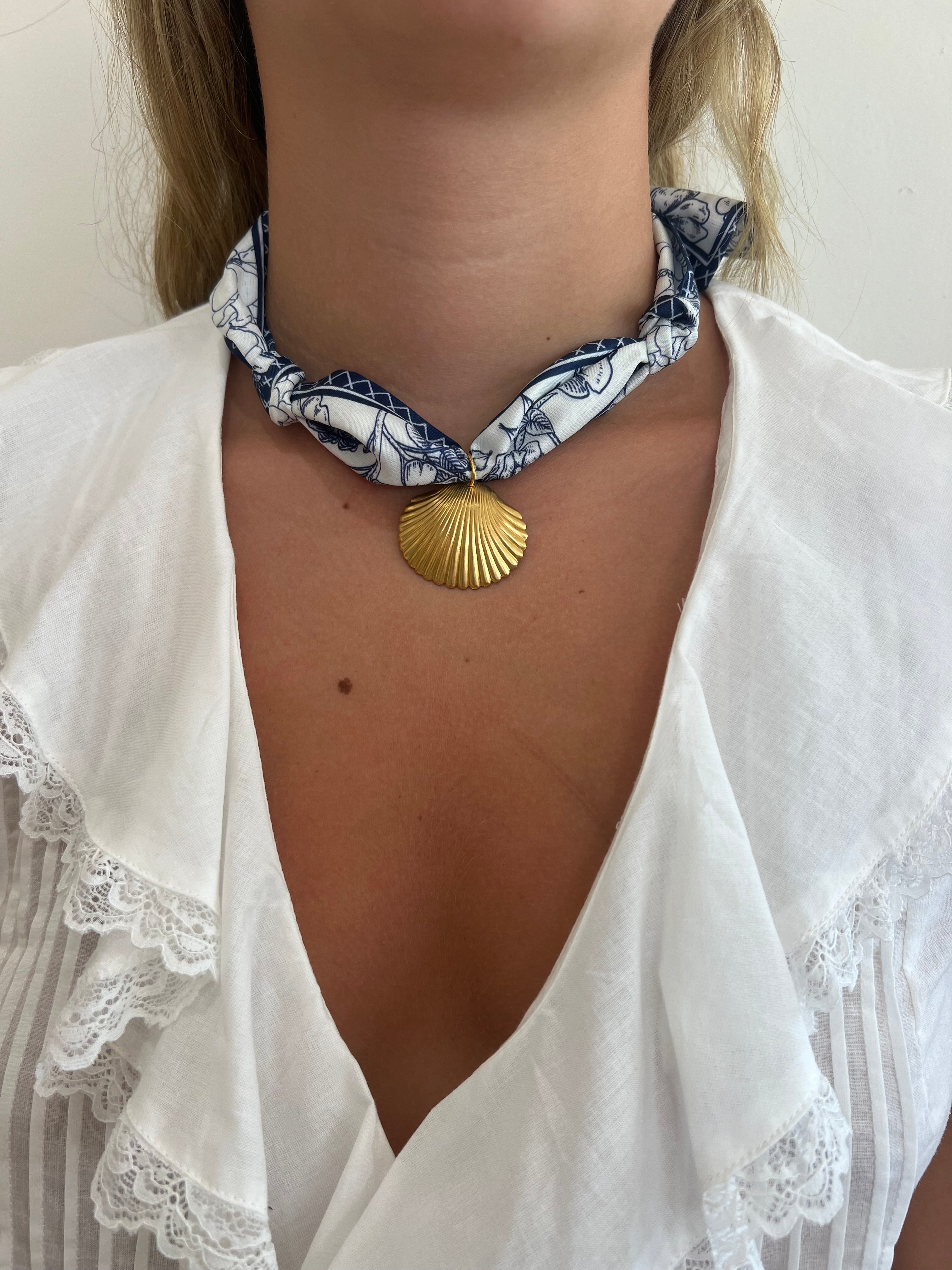 Shell Scarf Necklace In Blue